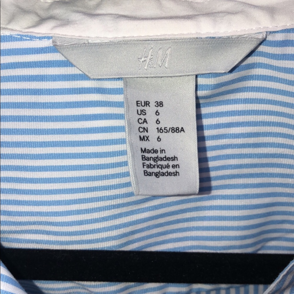 Button up blouse - Picture 3 of 3